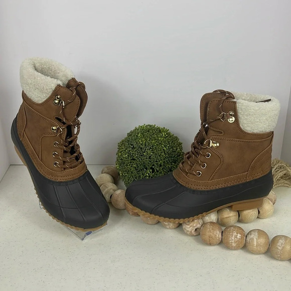 Women’s Tommy Hilfiger Rainah Medium Brown Duck Boots Size 6 (NWOB) - Picture 2 of 12
